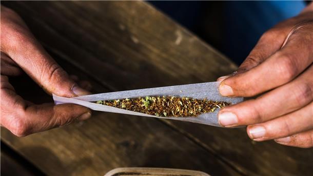 Gutachter sehen Grenzen bei Cannabis-Legalisierung Kann die Cannabis-Legalisierung in Deutschland kommen? Daran gibt es weiter Zweifel.
