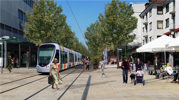 Kann diese Montage einmal Wirklichkeit werden? Ein Prüfverfahren soll Klarheit bringen, ob die Straßenbahn einen volkswirtschaftlichen Nutzen für die Stadt hat. Montage: VCD
