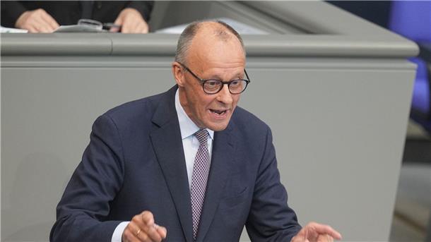 Kanzler Friedrich Merz (CDU) stimmte im Bundestag auf große Reformen ein. (Archivfoto)