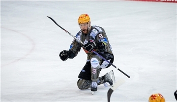 Kapitän Jan Urbas erzielte alle drei Tore für die Fischtown Pinguins