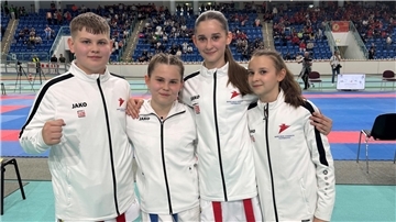 Karate als Familiensache: Die Nippon-Talente (von links) Maxim und Dana Haak sowie Ajla und Dalia Zahirovic haben bei der DM Medaillen erkämpft.