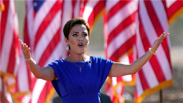 Kari Lake: Die 53 Jahre alte Republikanerin ist glühende Anhängerin von Ex-Präsident Donald Trump und möchte im US-Bundesstaat Arizona Gouverneurin werden.