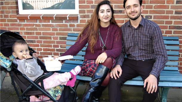 Karim Rahimi, hier mit Ehefrau Asuda und Tochter Ebtisam, erzählte im Theaterwerk Albstedt von seinem Leben in Afghanistan und seiner Flucht nach Deutschland.