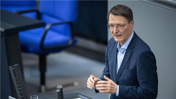 Lauterbach: Cannabis-Anbauvereine machen Dealer arbeitslos Karl Lauterbach betont, dass für Jugendliche der Konsum verboten bleibe.