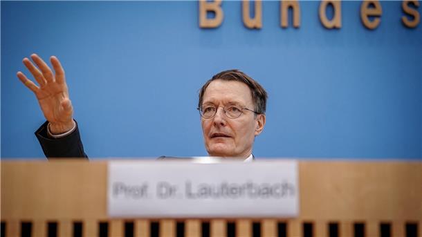 Lauterbach: Klinikreform kommt - Klinik-Atlas ab 1. Mai Karl Lauterbach: „Die Krankenhausreform ist zurück in der Spur.“
