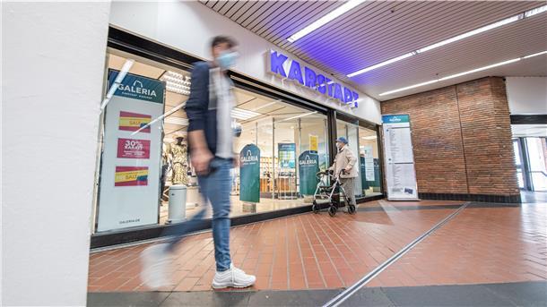 Karstadt verlängert die Öffnungszeiten vorm Lockdown nicht. Ob die für Januar geplante Schließung in Bremerhaven vorgezogen wird, ist unklar.