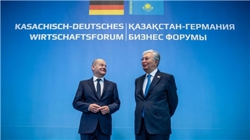 Kasachstan soll mehr Rohöl nach Deutschland liefern. Damit soll die PCK-Raffinerie in Schwedt besser ausgelastet werden.