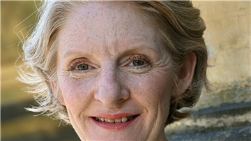 Katharina Schumacher spielt „Die Klatschmohnfrau“ im  piccolo teatro Haventheater 
