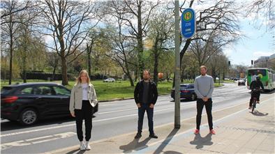 Katrin Frohoff-Hülsmann (v. l.) , Moritz Kersting und Dr. Jan Schlüter beschäftigen sich mit Mobilität und haben für Verkehrssimulationen eine digitale Version von Bremerhaven erbaut.