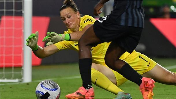 Kehrt sie noch einmal in die Nationalmannschaft zurück? Torhüterin Almuth Schult von Kansas City Current.