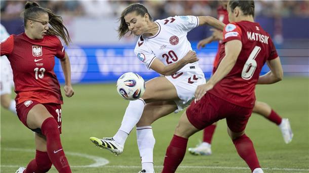 Kein Durchkommen für Dänemark im EM-Spiel gegen Polen.