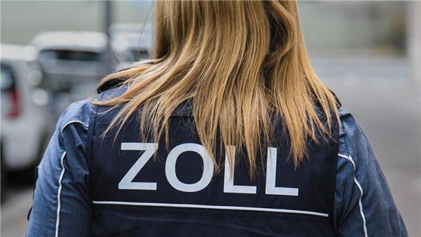 Kein Pardon den schwarzen Schafen der Gastro-Szene: Nicht nur in der Vorweihnachtszeit prellen einige unseriöse Chefs ihre Angestellten und den Staat um Lohn und Sozialabgaben. Um ihnen auf die Spur zu kommen, fordert die NGG Lüneburg mehr Kontrollen durch den Zoll.