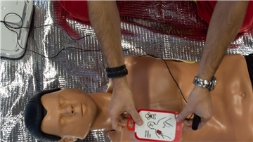  Defibrillator 