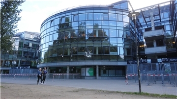Ein Gebäude.