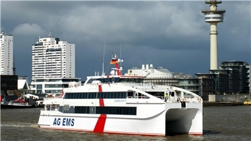 Schlechte Nachrichten für Helgoland-Fans - die neue Fähre „Nordlicht I“ wird bis in den August nicht ab Bremerhaven fahren.