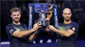 Kevin Krawietz und Tim Pütz reisen mit viel Selbstvertrauen zur Endrunde im Davis Cup.
