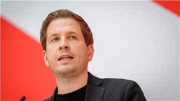 Kevin Kühnert tritt aus gesundheitlichen Gründen als SPD-Generalsekretär zurück.