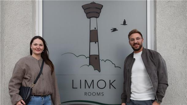 Es sind die Betreiber des Limok Hotels in Nordenham zu sehen. 