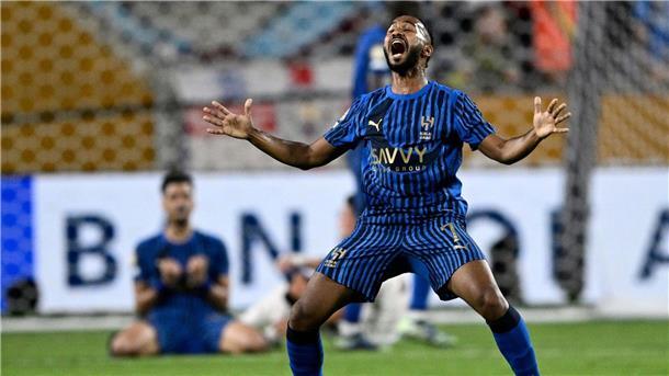 4:3-Sensation: Al-Hilal schockt ManCity und Guardiola Khalid al-Ghannam von Al-Hilal jubelt über den Coup gegen Manchester.