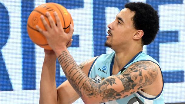 Khalid Thomas ist der Game-Changer Khalid Thomas hat sich bestens bei den Eisbären Bremerhaven eingefügt. Er bestritt bisher drei Spiele, alle drei wurden gewonnen.