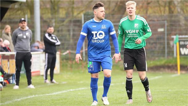 Kilian Tienken (rechts) kann mit dem FC Hagen/Uthlede den zweiten Heimsieg innerhalb von drei Tagen feiern.