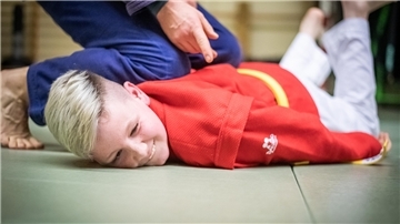 Kinder und Jugendliche können den Kampfsport Ju-Jutsu im Schnupperkursus im Historischen Musem testen. 