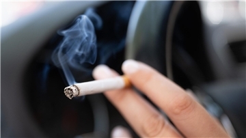 Kinderärzte kritisieren das Aus für das Rauchverbot im Auto.