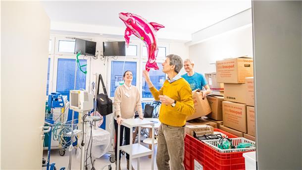 Menschen in einem Krankenzimmer