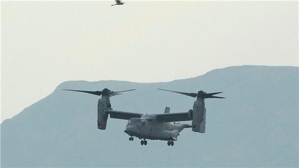 Drei Tote nach Absturz von US-Militärflugzeug vor Australien Kipprotor-Wandelflugzeug von Typ OV-22 Osprey des US-Militärs. Ein solches Flugzeug ist in Australien bei einer Übung abgestürzt.