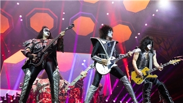 Kiss begeistern ihre Fans in Köln.