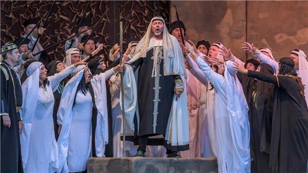 Klassisch inszeniert präsentiert die Festspieloper Prag ihr Nabucco-Gastspiel in Otterndorf.
