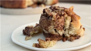 Klebrig und süß, aber lecker: „Sticky Buns“, eine spezielle Zimtschnecke.