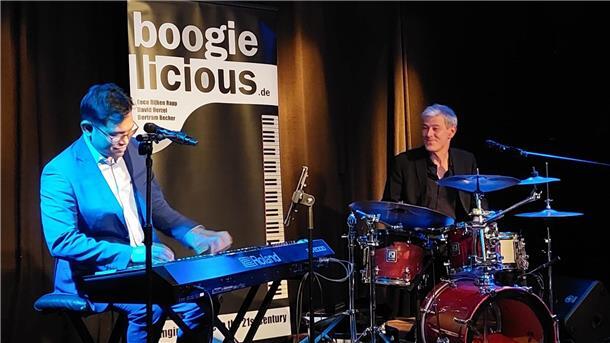 Klein, aber sehr fein: So präsentierte sich das Duo Boogielicious auf der Kulturbühne in Bremervörde.