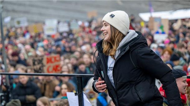 Fridays for Future: 220.000 Teilnehmer bei Klima-Protesten Klimaschutz-Aktivistin Luisa Neubauer kritisierte auf der Kundgebung in Berlin die FDP besonders scharf.
