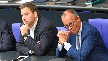 Knapp 100 Tage nach Antritt der schwarz-roten Koalition fällt die Bilanz laut einer Umfrage gemischt aus. (Archivbild)