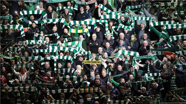Sturmschäden: Schottischer Meister sagt Spiel am Samstag ab Können heute nicht ins Stadion: Die Fans von Celtic Glasgow.