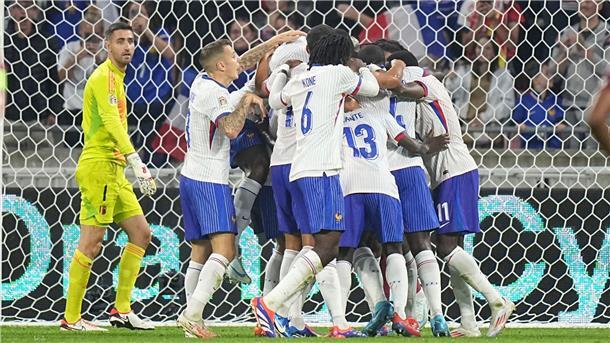 Frankreich meldet sich zurück - Haaland ärgert Österreich Kolo Muani (verdeckt) erzielte die Führung für Frankreich.
