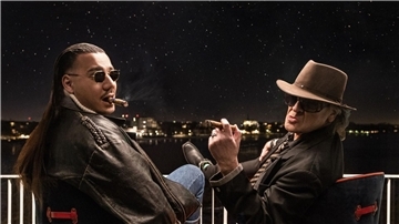 „Komet“ von Udo Lindenberg und Apache 207 (l.) ist hoch erfolgreich.
