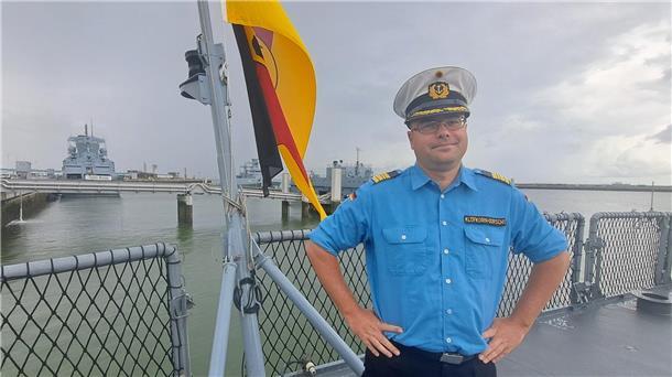 Fregattenkapitän Michael Klöfkorn-Dorscht auf der Fregatte Bayern am Marinestützpunkt Wilhelmshaven. 