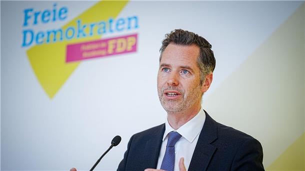FDP kritisiert Lemkes Vorstoß zu Tempolimit als „dreist“ „Kommen der Klimaneutralität mit einem Tempolimit keinen Schritt näher“: Christian Dürr.