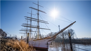 Kommt die „Schulschiff Deutschland“ nach Bremerhaven? Am Sonnabend soll das Ergebnis der Mitgliederbefragung per Briefwahl vorliegen.