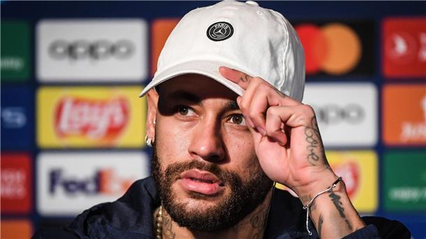 Neymar humpelt schon wieder: Nur ein starker Krampf Kommt nach seiner Verletzungspause noch nicht in Schwung: Neymar