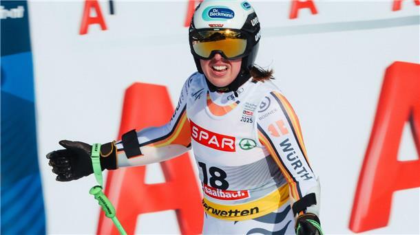 Vonn-Crash bei WM-Comeback - Österreich „bebt“ dank Venier Konnte ihren Rückstand im Ziel kaum fassen: Kira Weidle-Winkelmann.