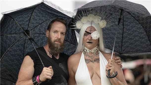 25.000 Gothic-Fans bei M’era Luna in Hildesheim Kostümierte Besucher beim M’era Luna Gothic-Festival.