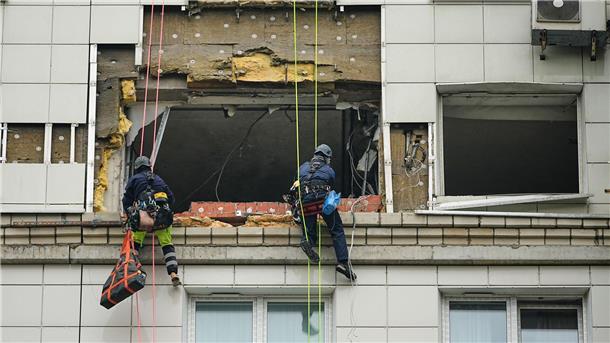 Krasnogorsk bei Moskau: Drohnenangriff beschädigt Wohnhaus