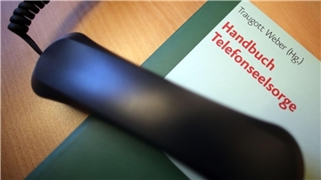 Kriege, Einsamkeit und depressive Stimmungen sind häufig Auslöser der Anrufe bei der Telefonseelsorge.