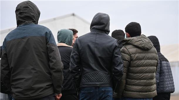 Deutschland zählt mehr als drei Millionen Schutzsuchende Kriegsflüchtlinge aus Syrien auf einer Gelände einer Flüchtlingsunterkunft.