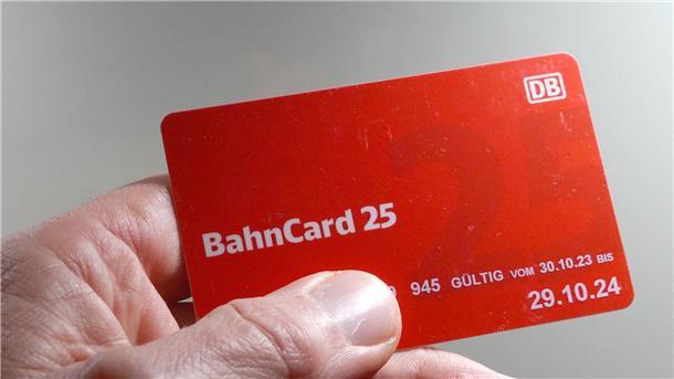 Bahn wechselt Fahrplan und erhöht Preise Künftig nur noch digital: die BahnCard.