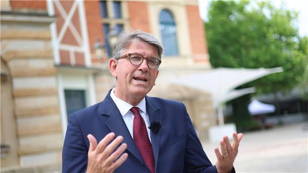 Kulturstaatsminister Wolfram Weimer hat vieles angestoßen in den ersten 100 Tagen seiner Amtszeit - mit einigem ist er angeeckt. (Archivbild)