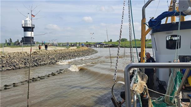 Kutter „Claudia“ liegt im Kutterhafen Wremen.